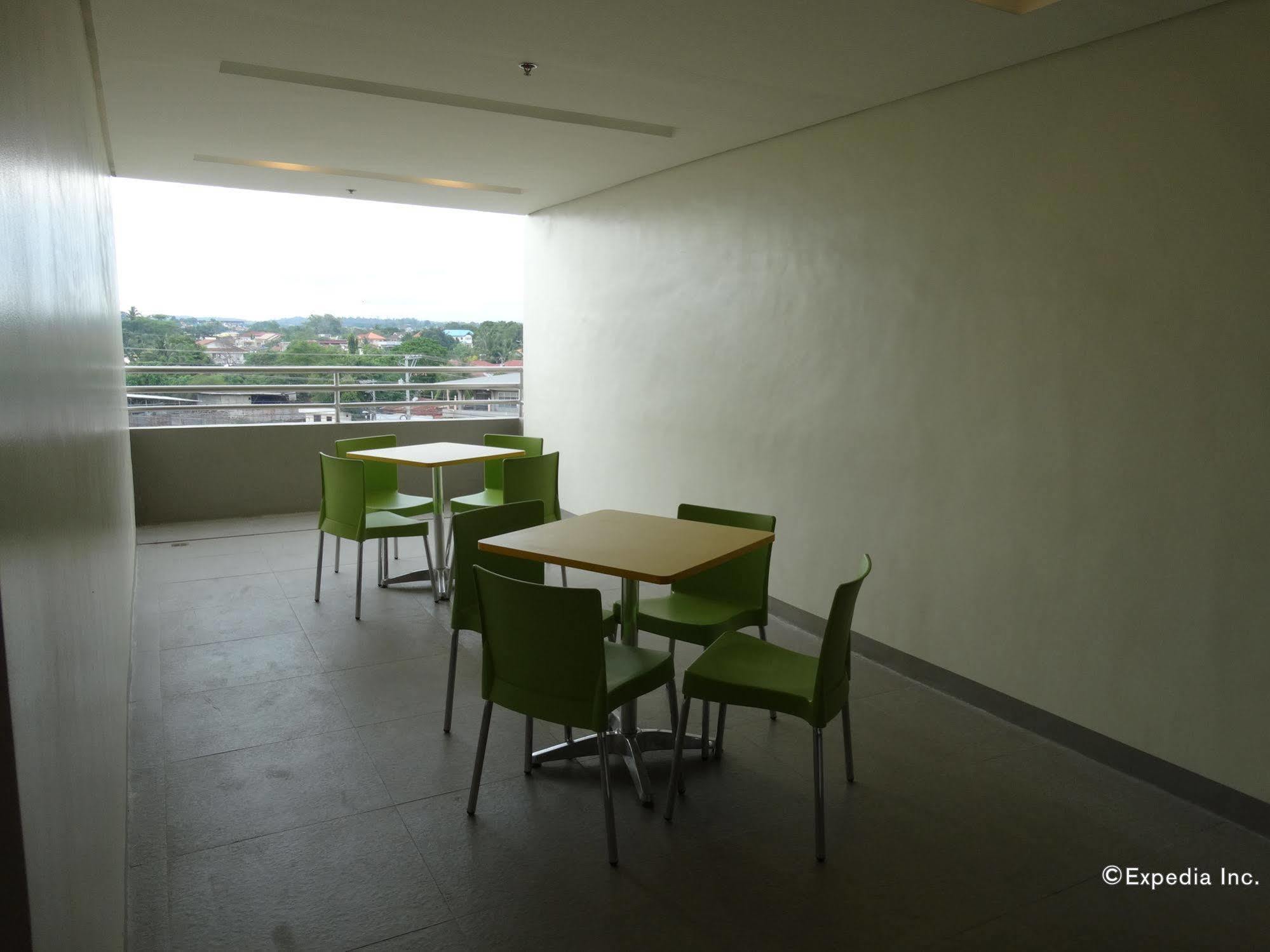 Go Hotels Lanang - Davao City Exterior foto